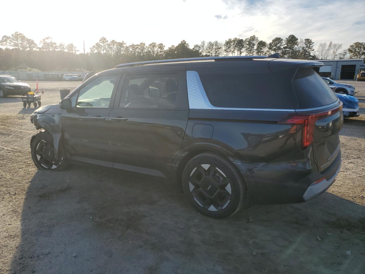 2025 KIA Carnival