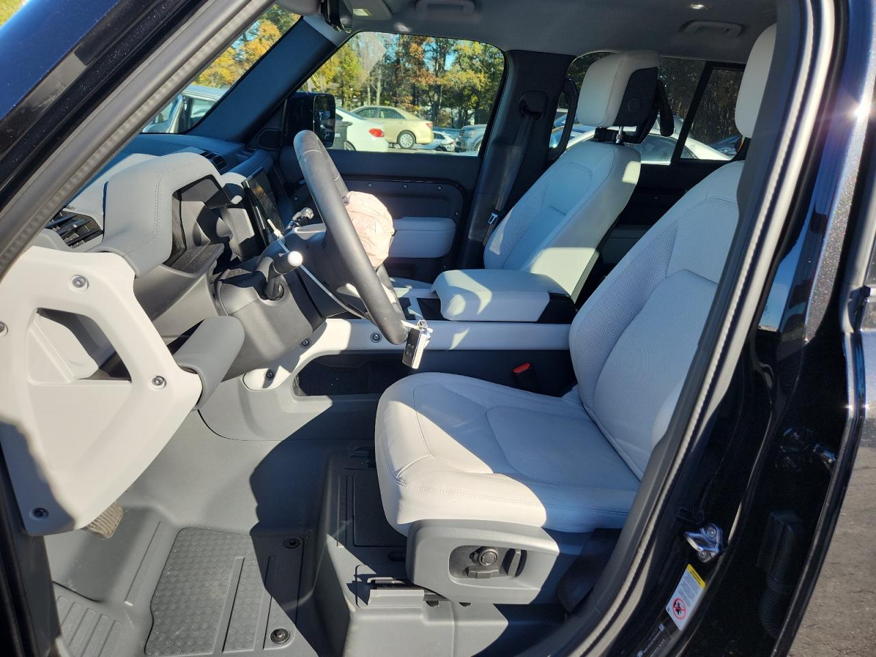 2025 LAND ROVER Defender