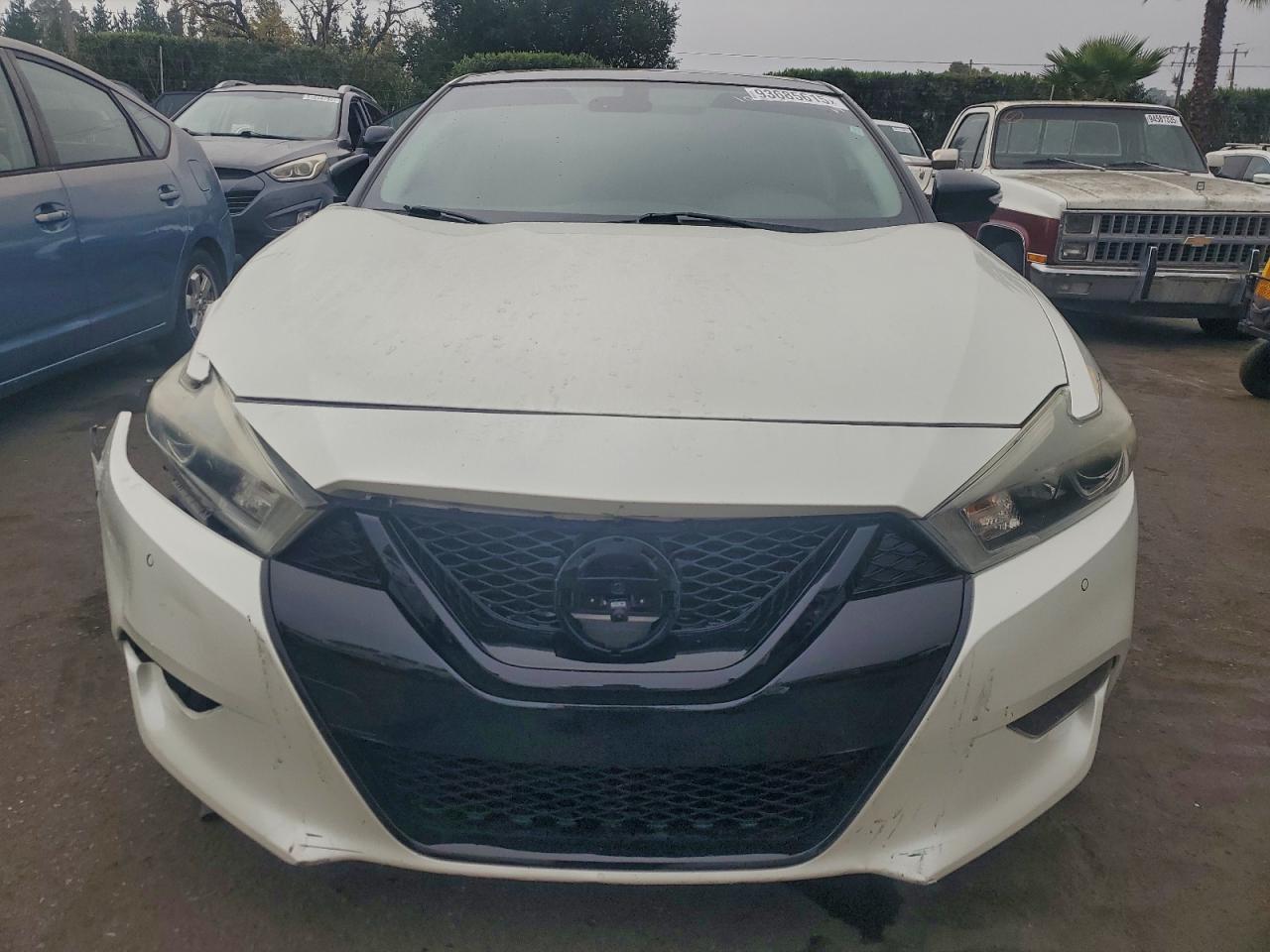 2016 NISSAN Maxima