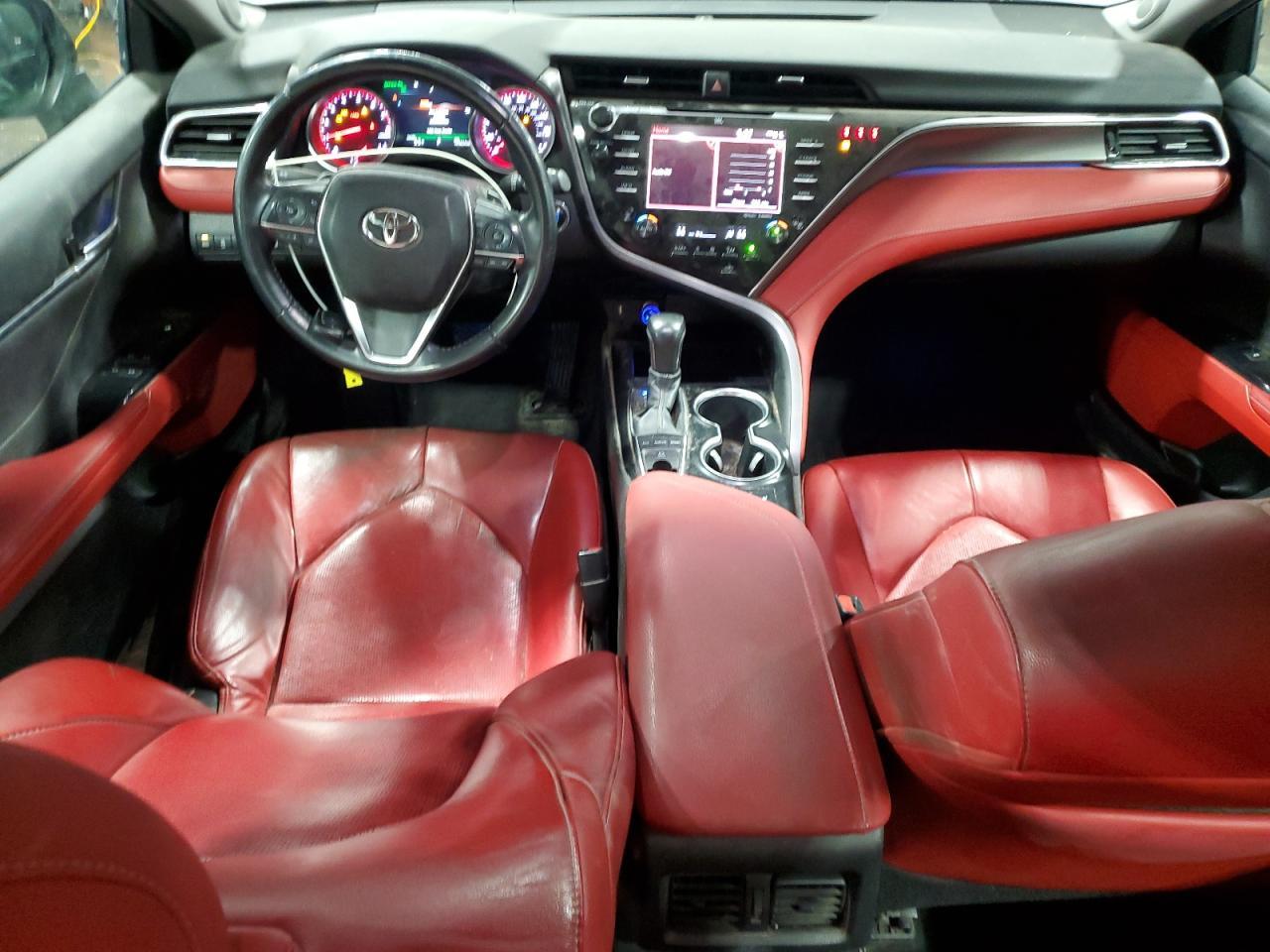 2018 TOYOTA CAMRY