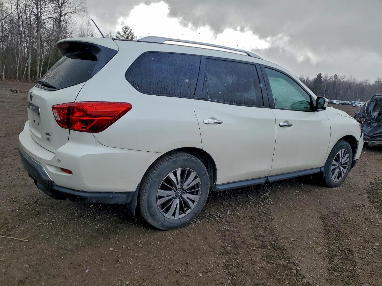 2017 NISSAN PATHFINDER