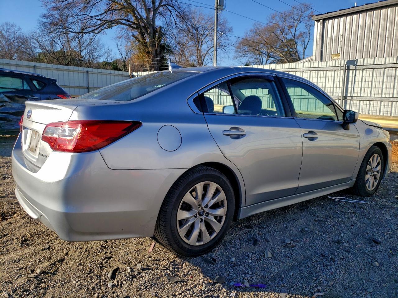 2017 SUBARU Legacy