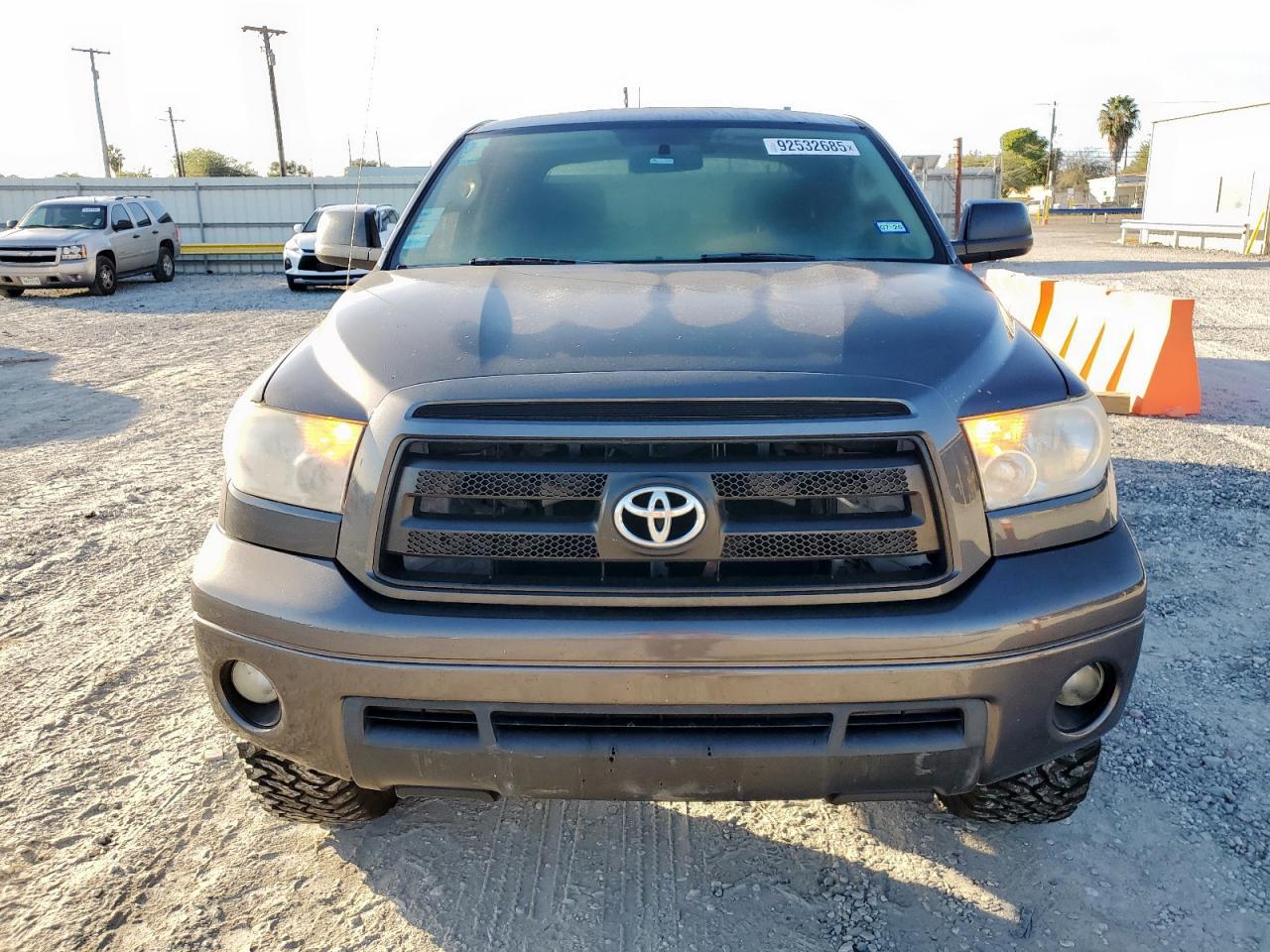 2011 TOYOTA TUNDRA