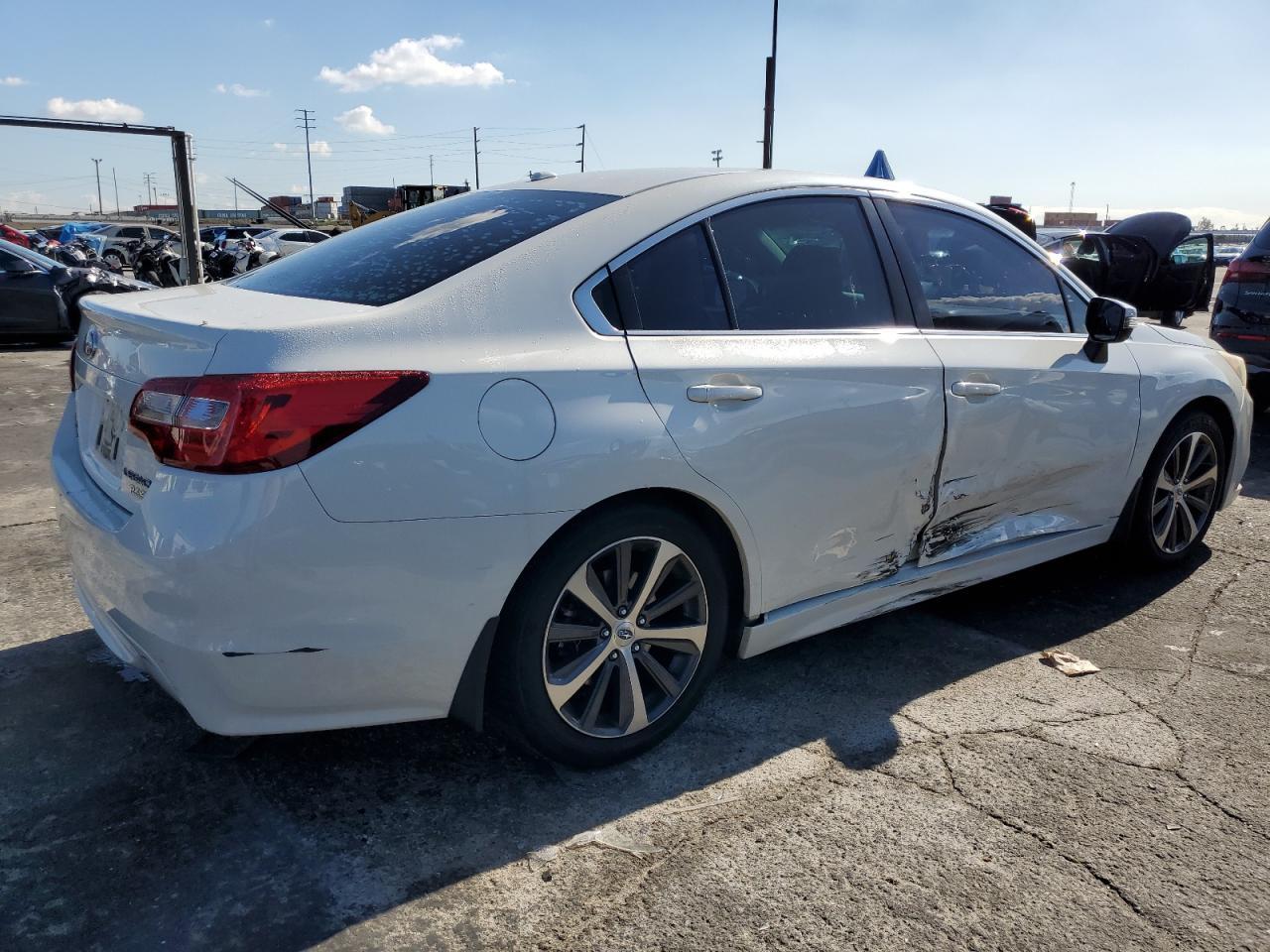 2015 SUBARU Legacy