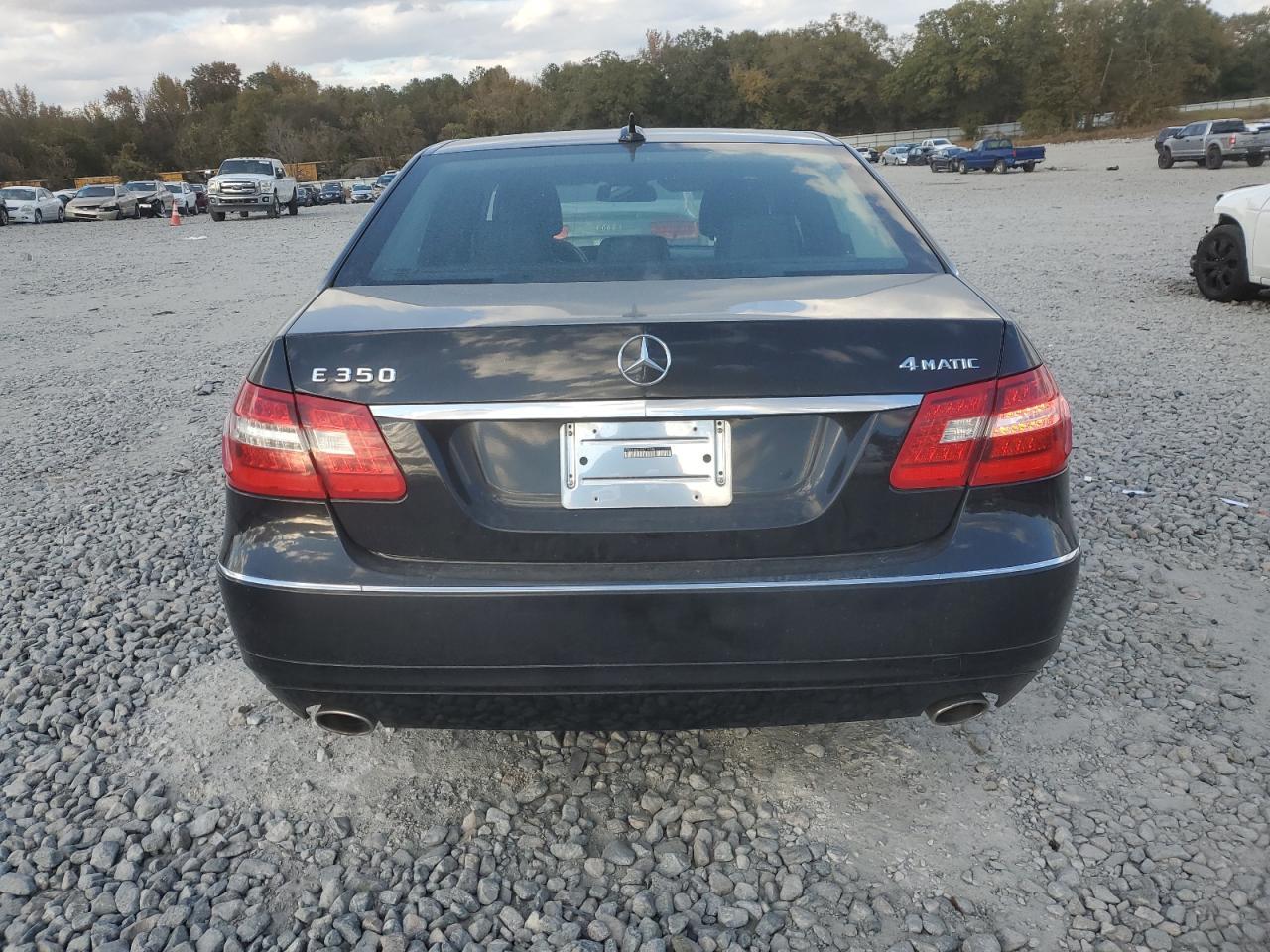 2013 MERCEDES-BENZ E-Class