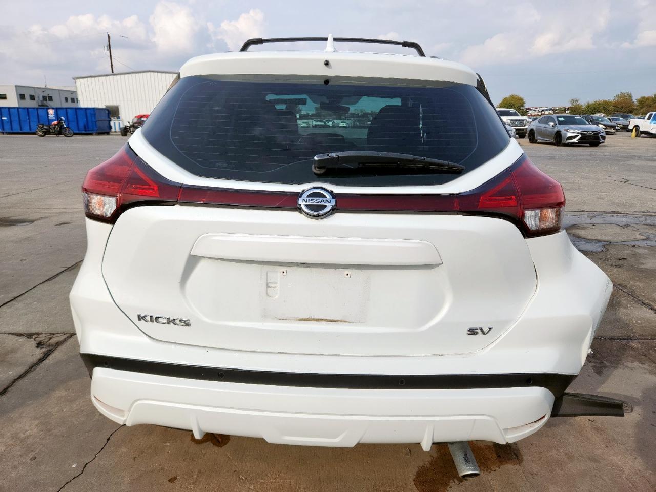 2022 NISSAN KICKS