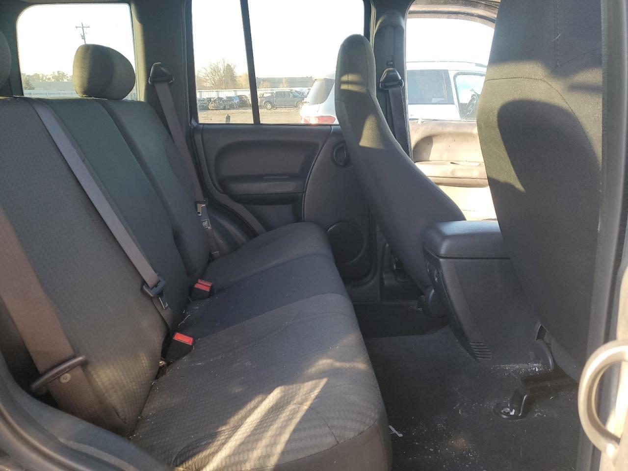 2004 JEEP Liberty