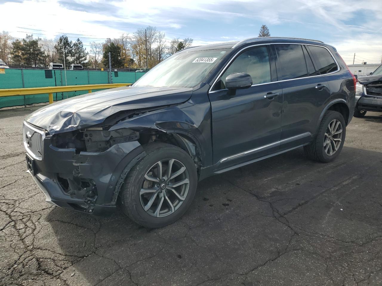 2017 VOLVO XC90