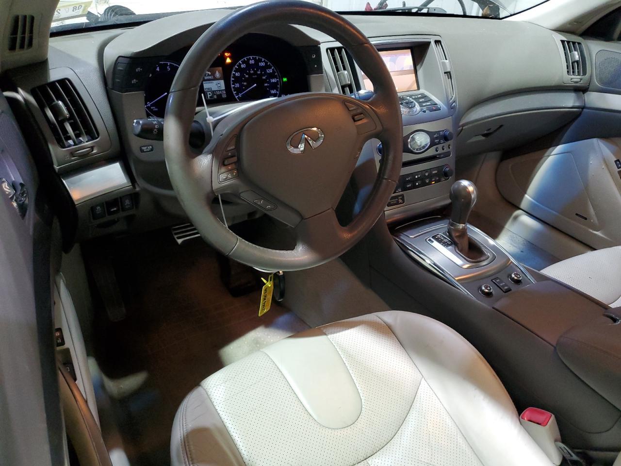 2011 INFINITI G37