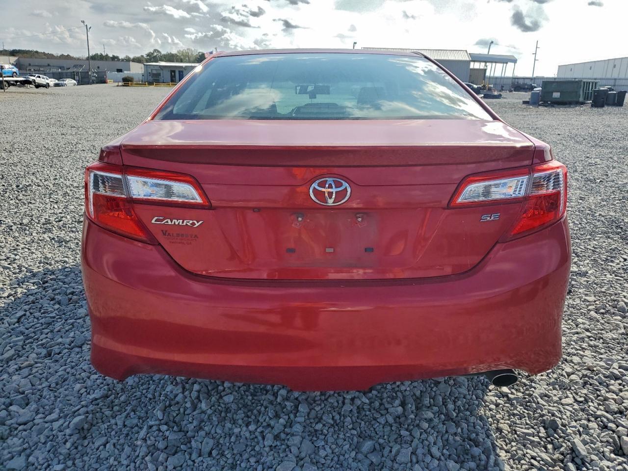 2014 TOYOTA CAMRY