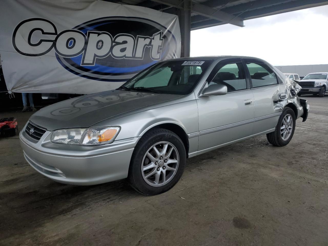 2001 TOYOTA CAMRY