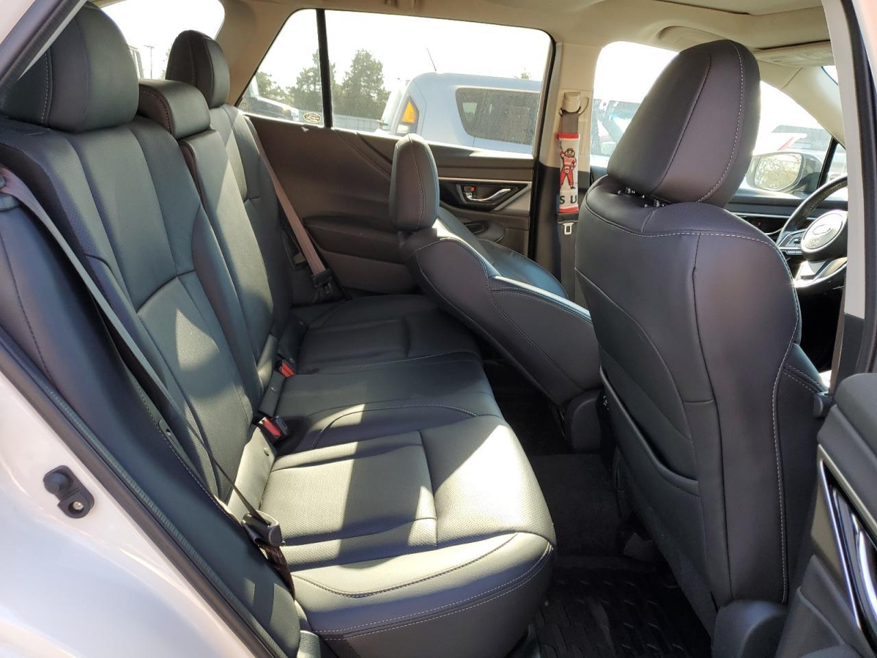 2021 SUBARU Outback