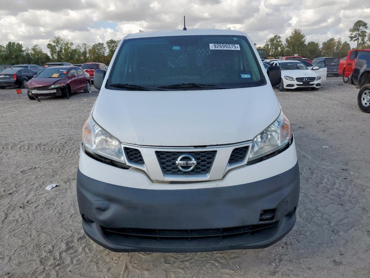 2017 NISSAN NV 200