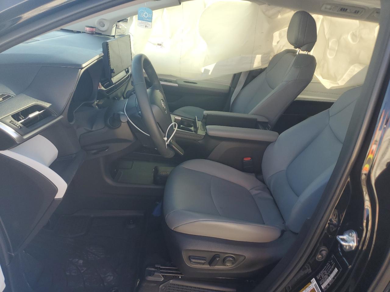 2025 TOYOTA SIENNA