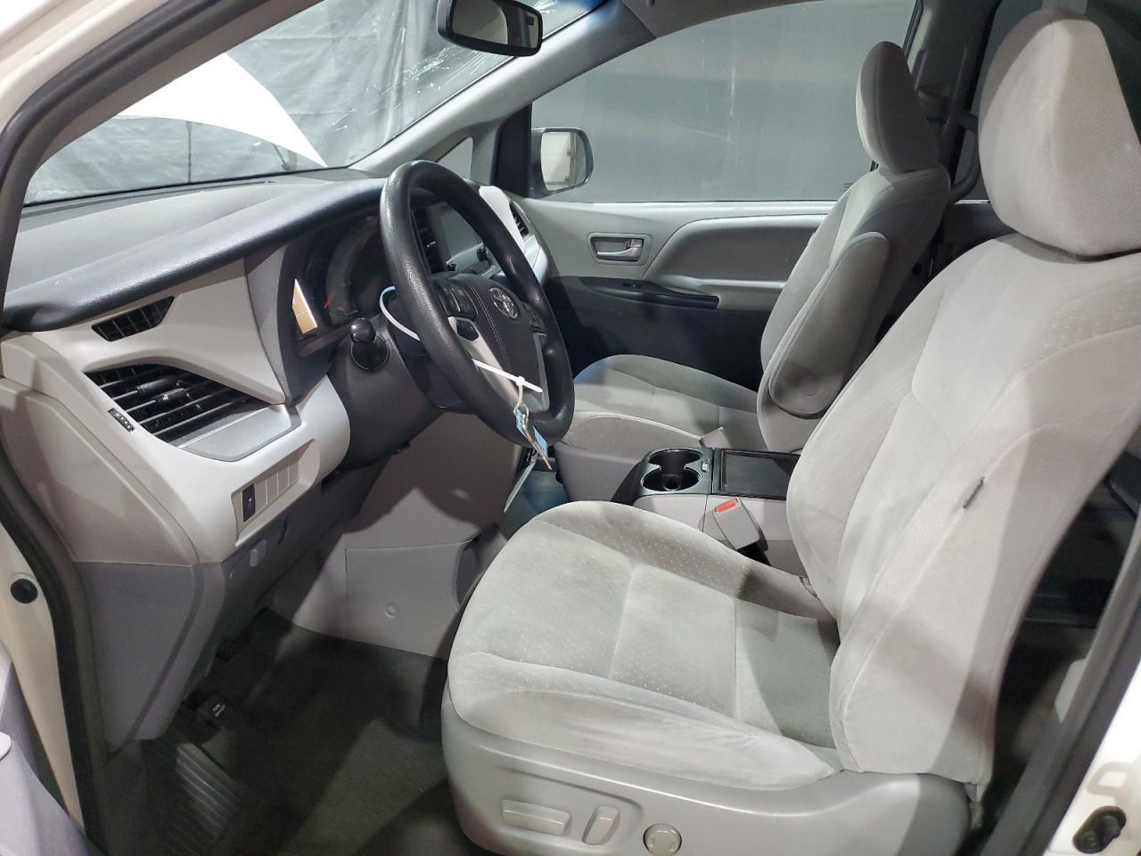 2017 TOYOTA SIENNA