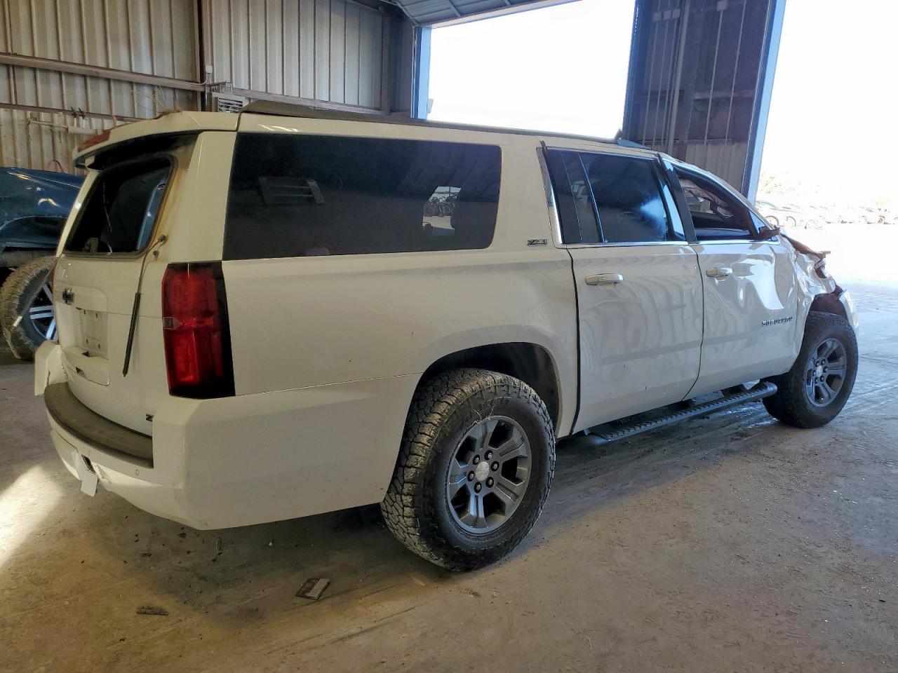 2017 CHEVROLET Suburban