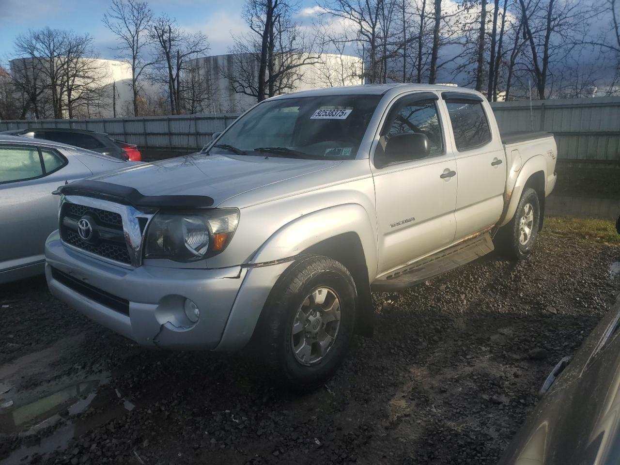 2011 TOYOTA TACOMA