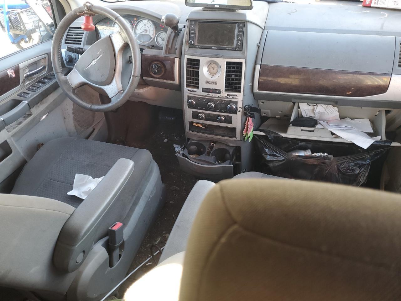 2010 CHRYSLER Town & Country