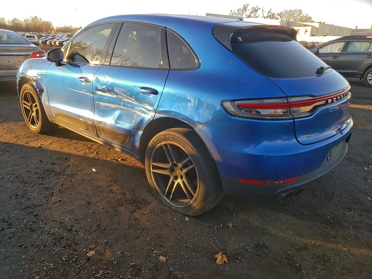 2020 PORSCHE Macan