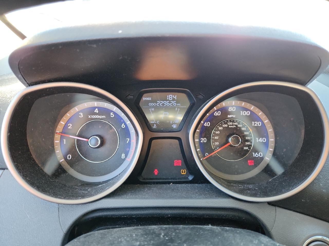 2012 HYUNDAI ELANTRA