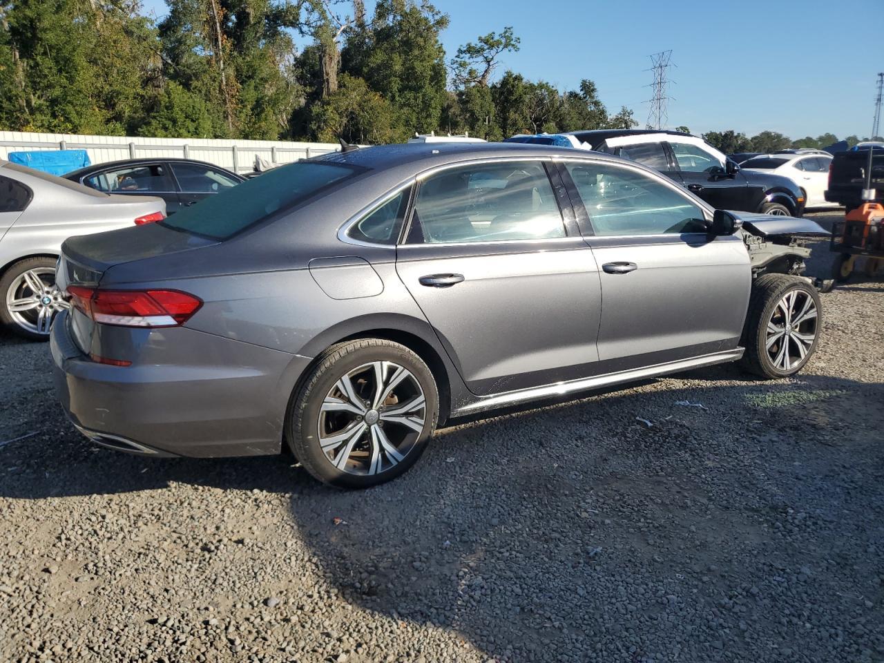 2021 VOLKSWAGEN Passat