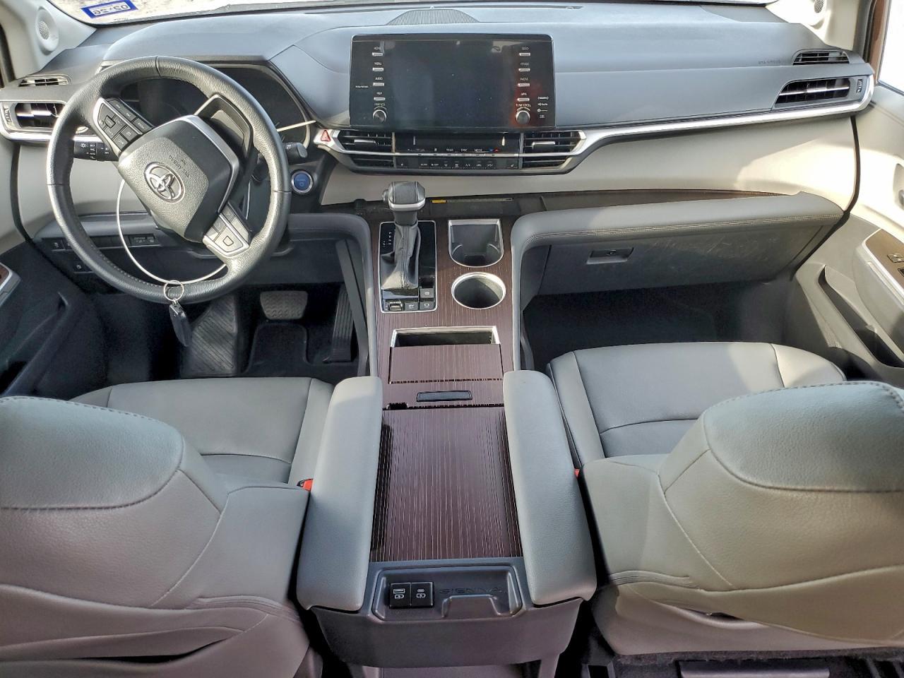 2023 TOYOTA SIENNA