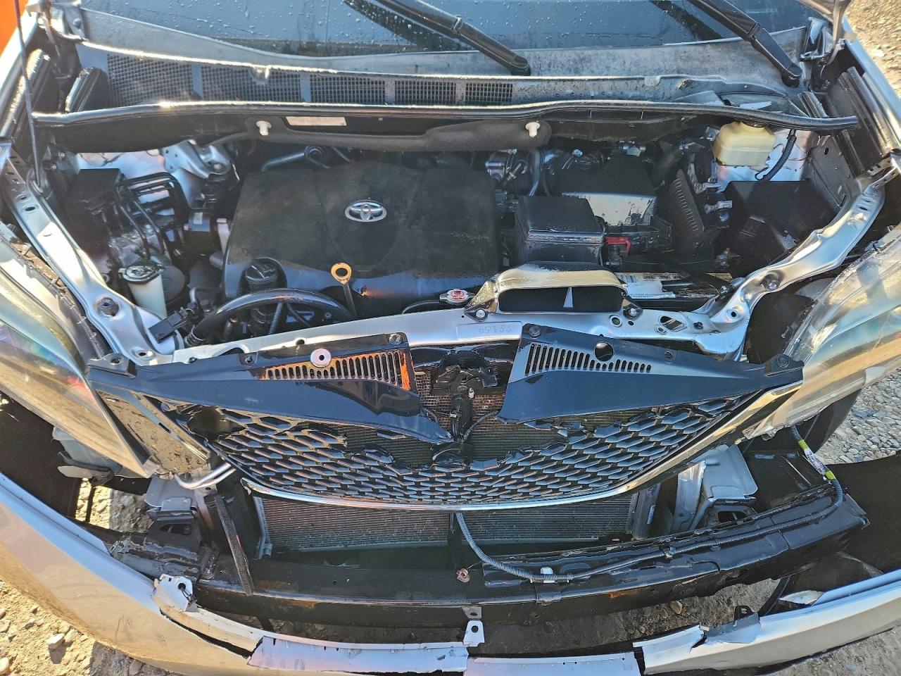2017 TOYOTA SIENNA