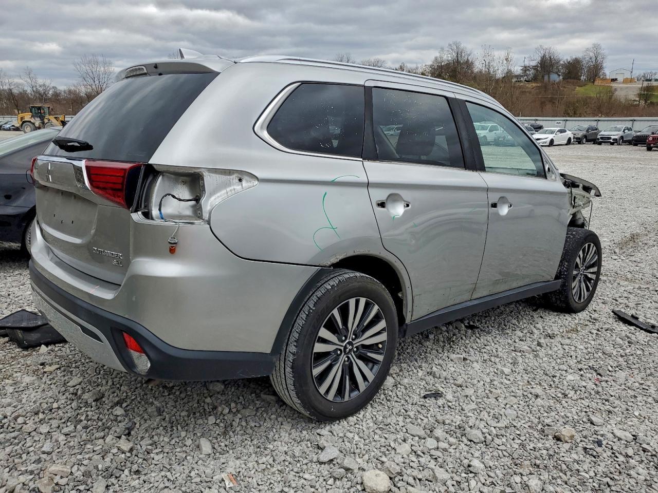 2019 MITSUBISHI outlander