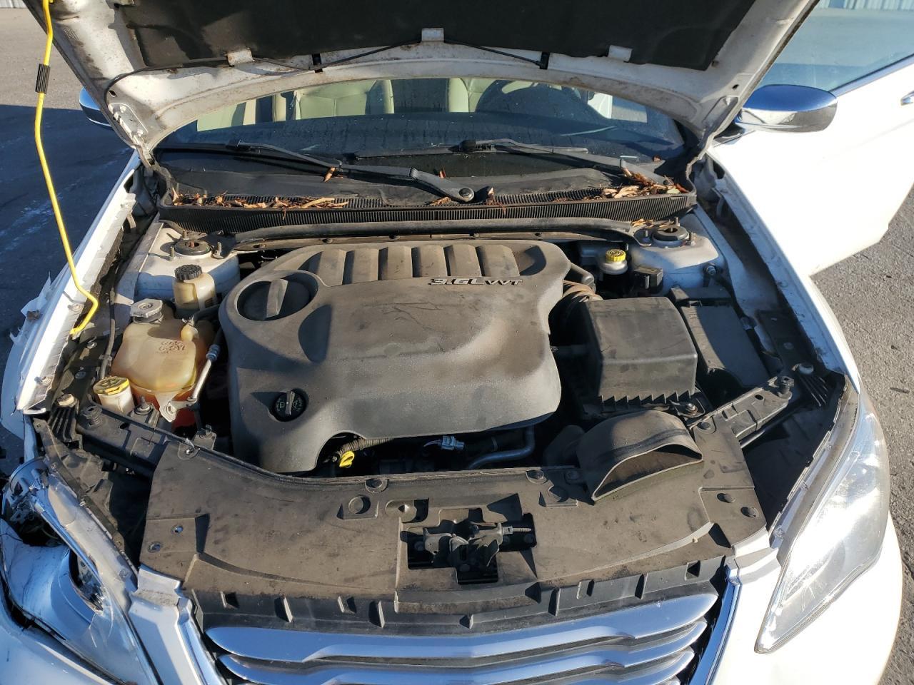 2011 CHRYSLER 200
