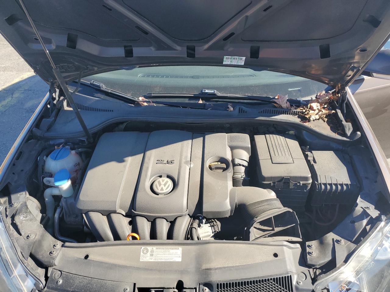 2011 VOLKSWAGEN JETTA