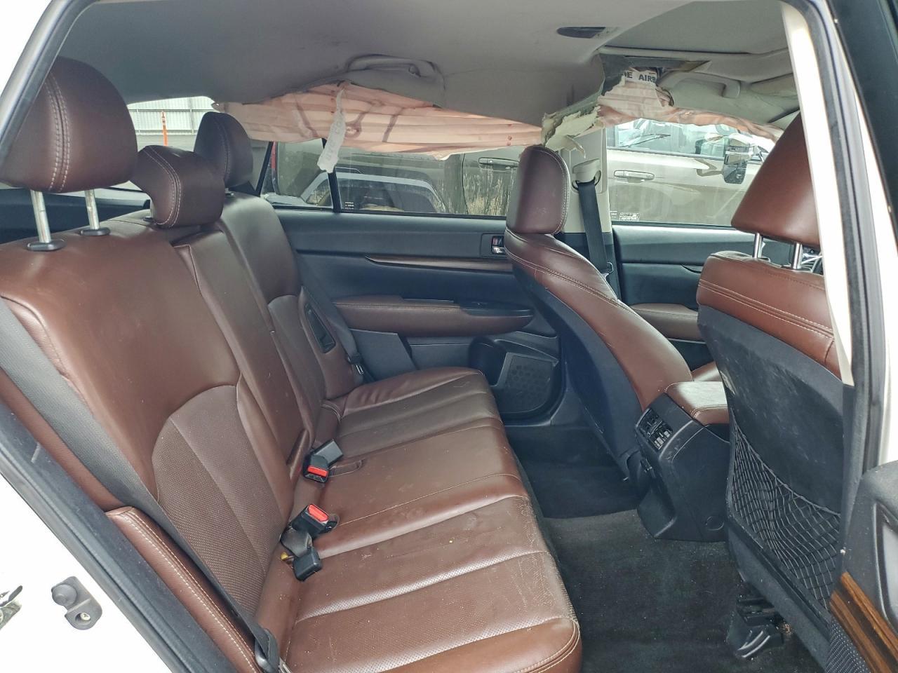 2013 SUBARU Outback