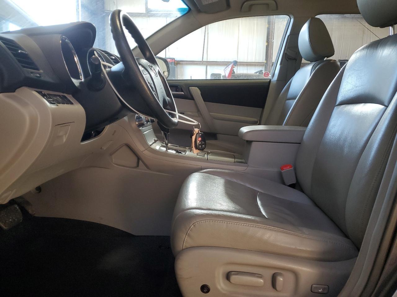 2013 TOYOTA HIGHLANDER