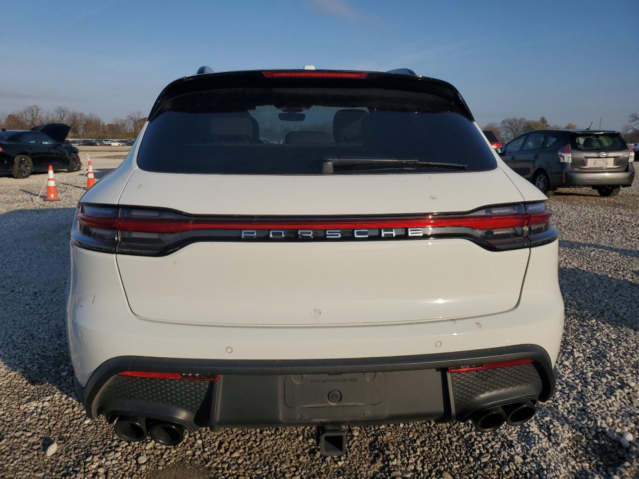2024 PORSCHE Macan