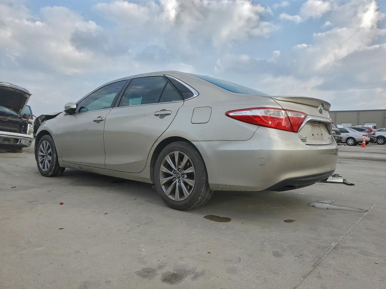 2016 TOYOTA CAMRY