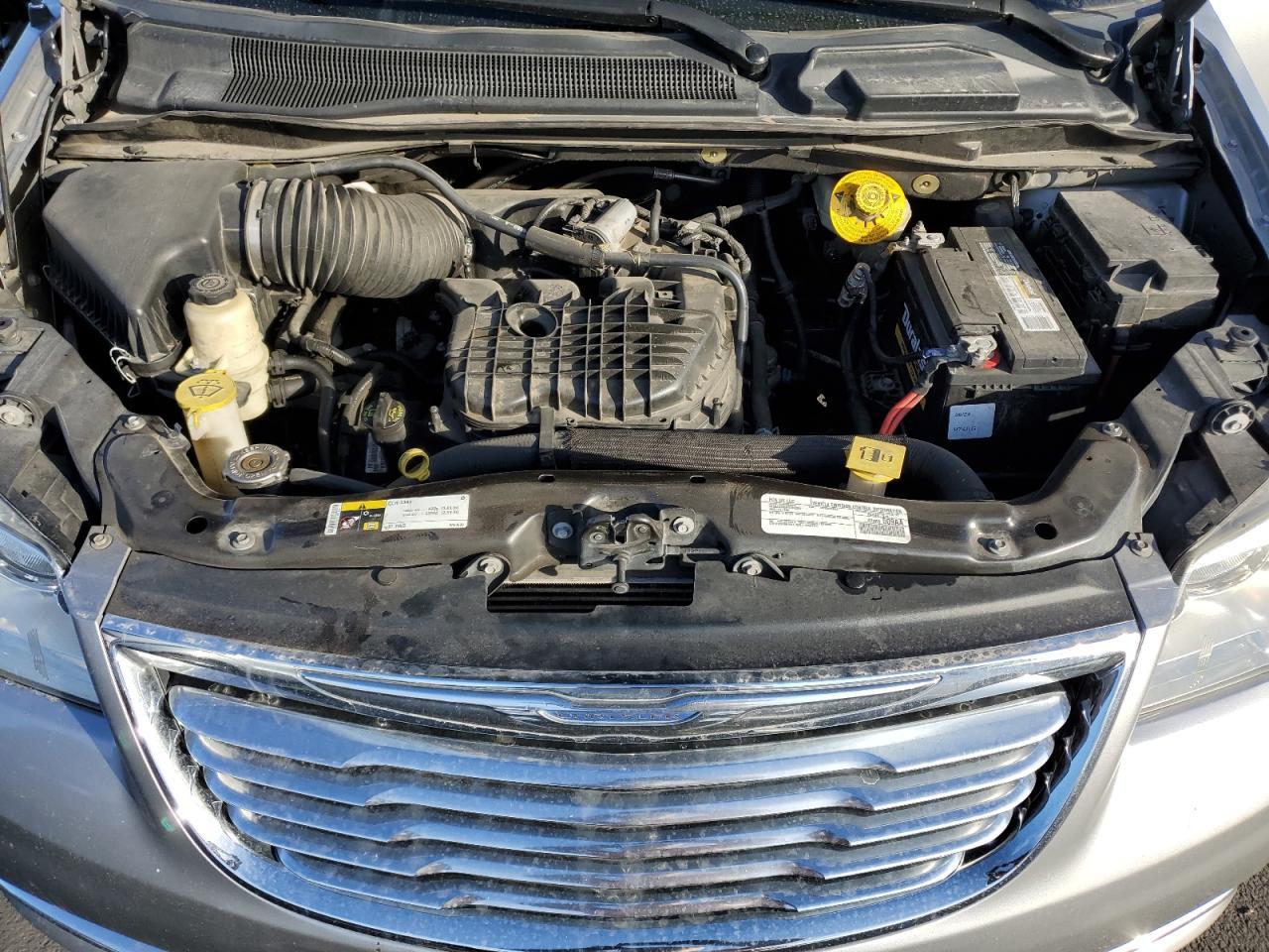 2016 CHRYSLER Town & Country