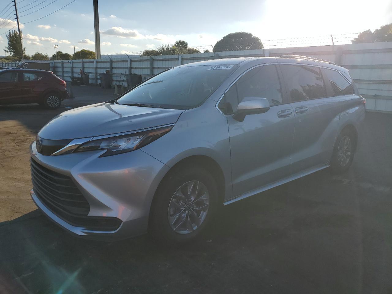 2023 TOYOTA SIENNA
