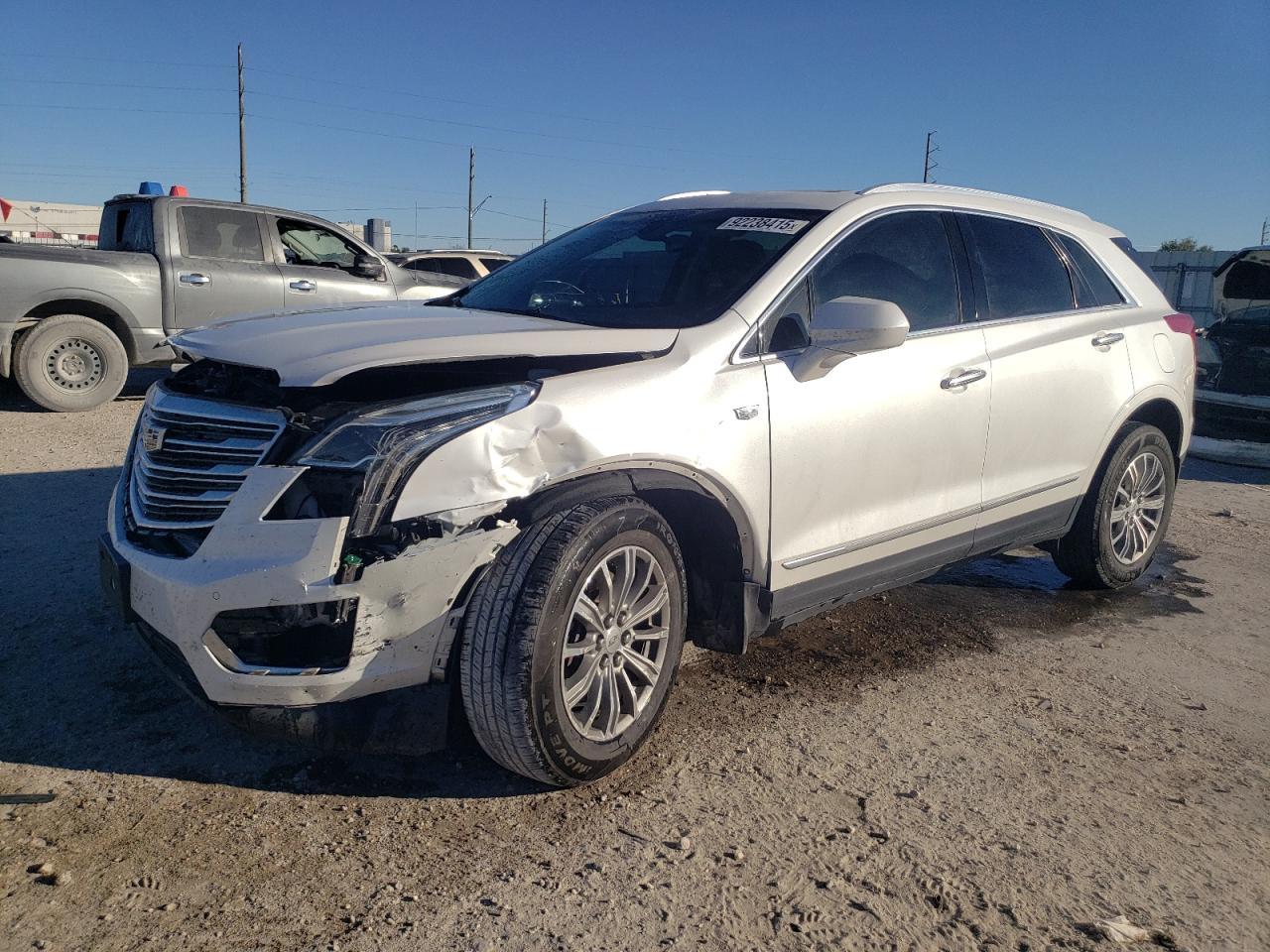 2017 CADILLAC XT5