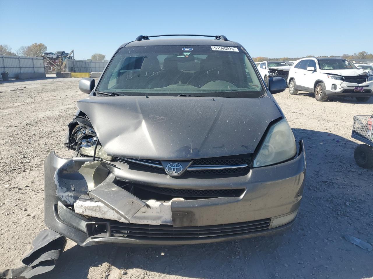 2005 TOYOTA SIENNA