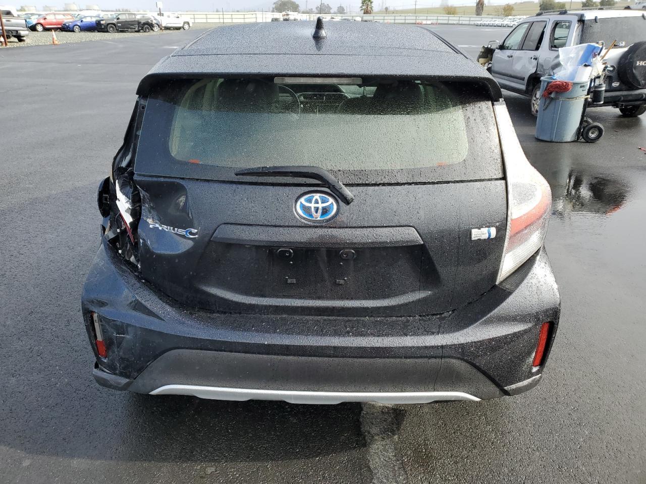 2018 TOYOTA Prius c