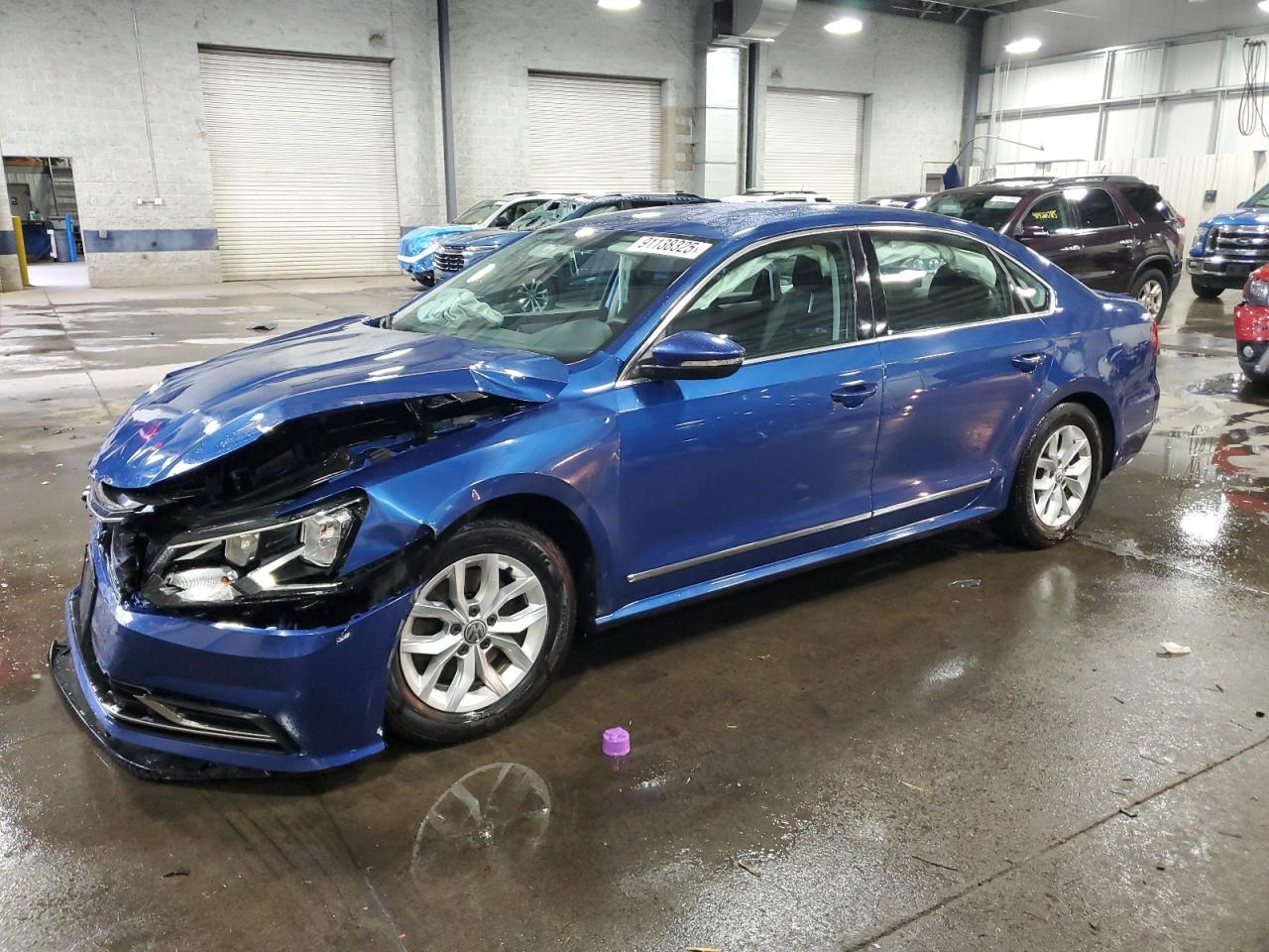 2017 VOLKSWAGEN Passat