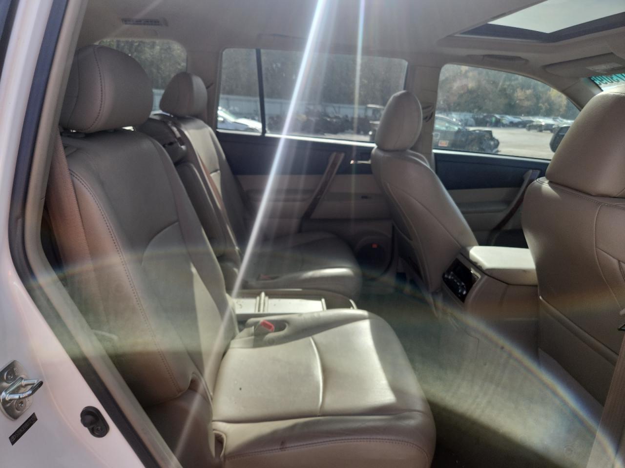 2013 TOYOTA HIGHLANDER