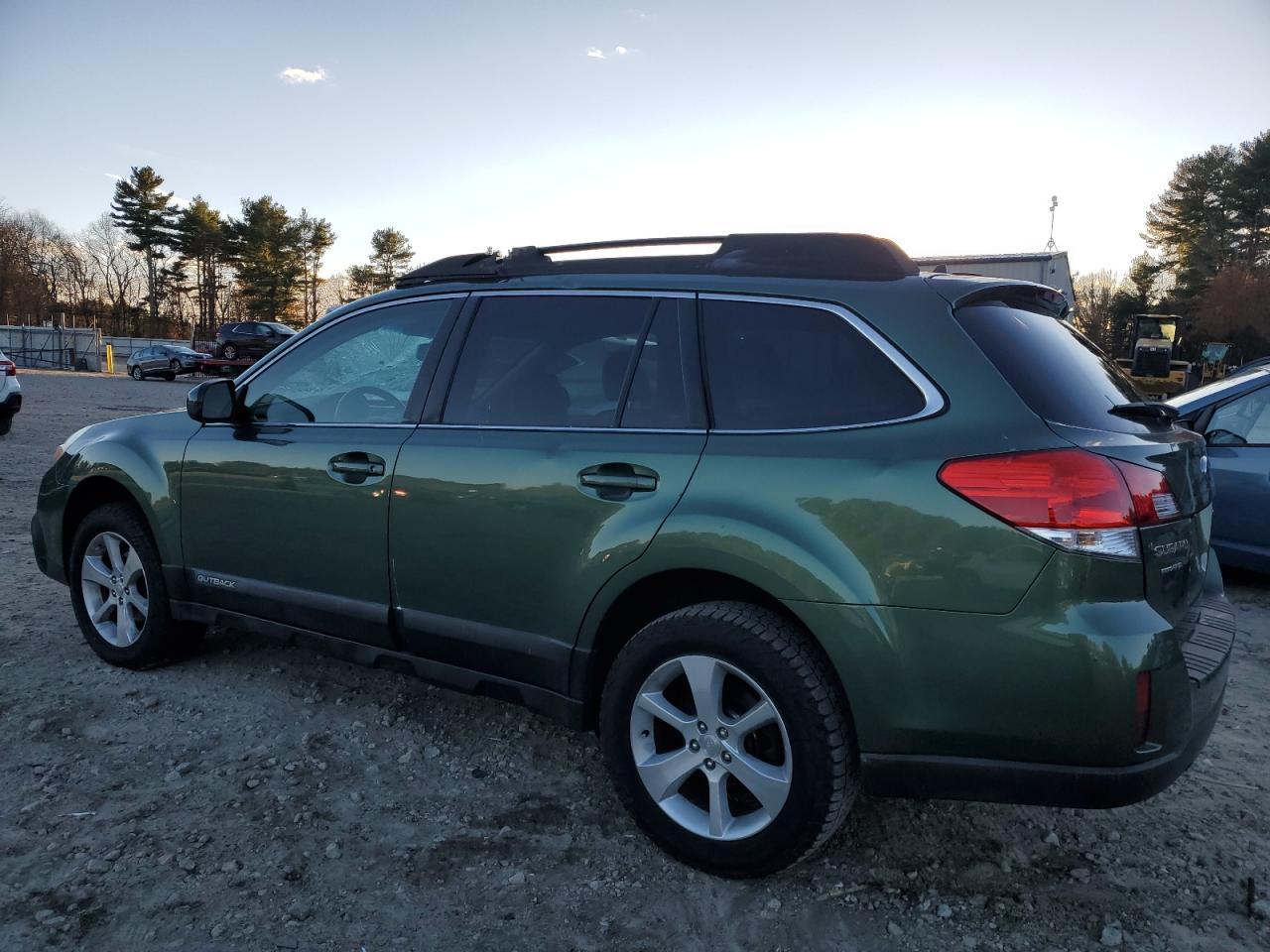 2013 SUBARU Outback