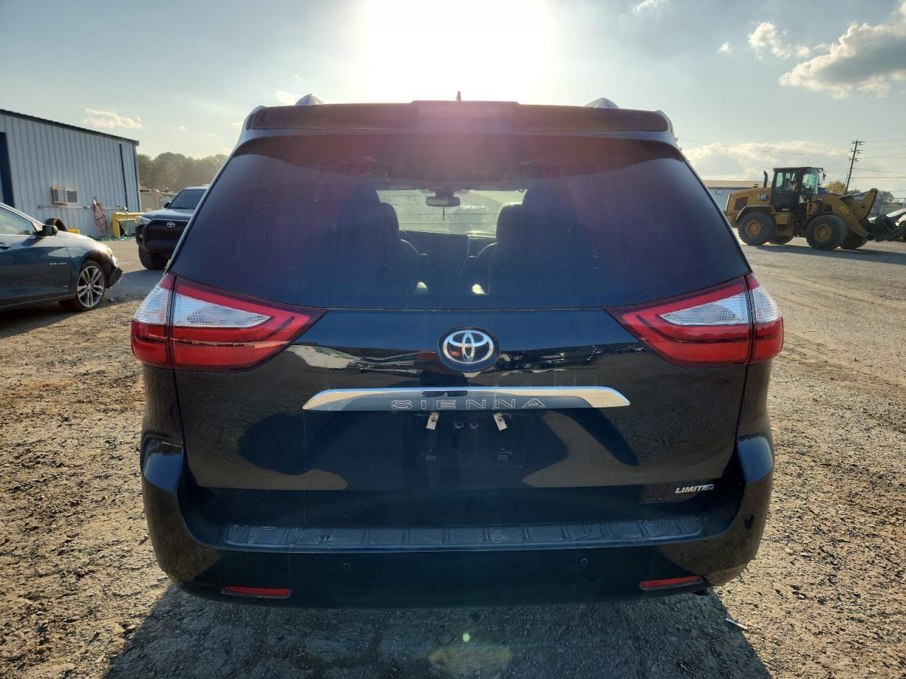 2019 TOYOTA SIENNA
