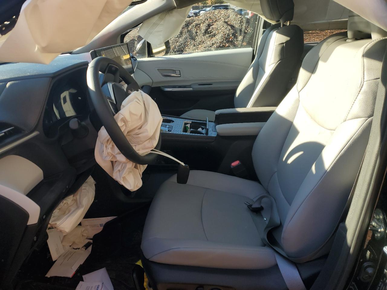 2025 TOYOTA SIENNA