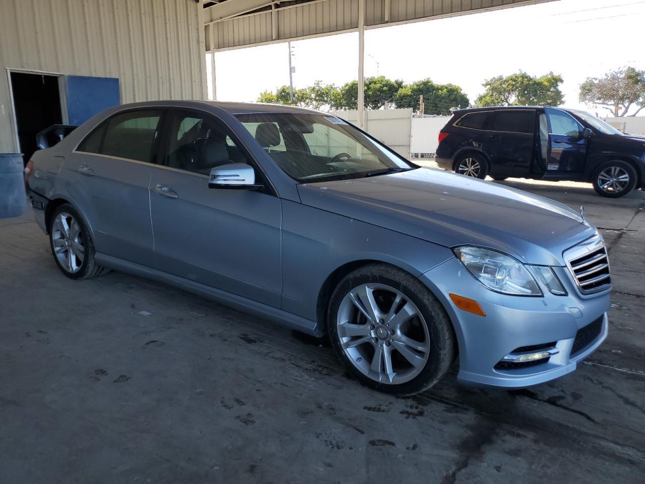 2013 MERCEDES-BENZ E-Class