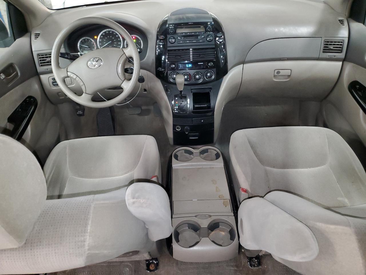 2005 TOYOTA SIENNA