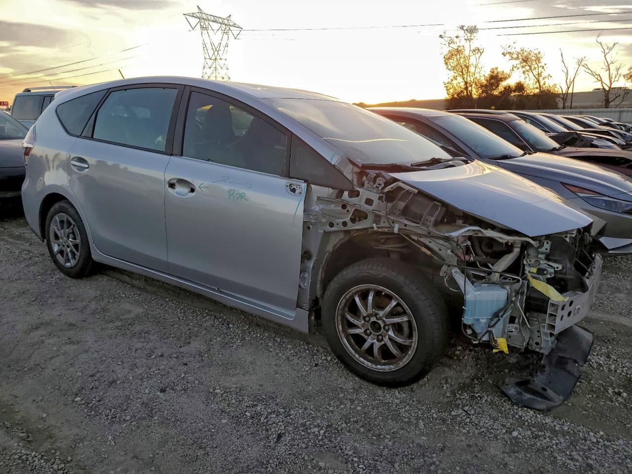 2016 TOYOTA PRIUS V