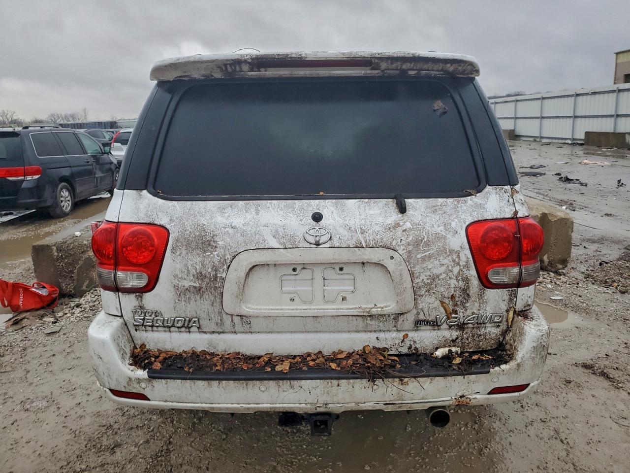 2005 TOYOTA Sequoia