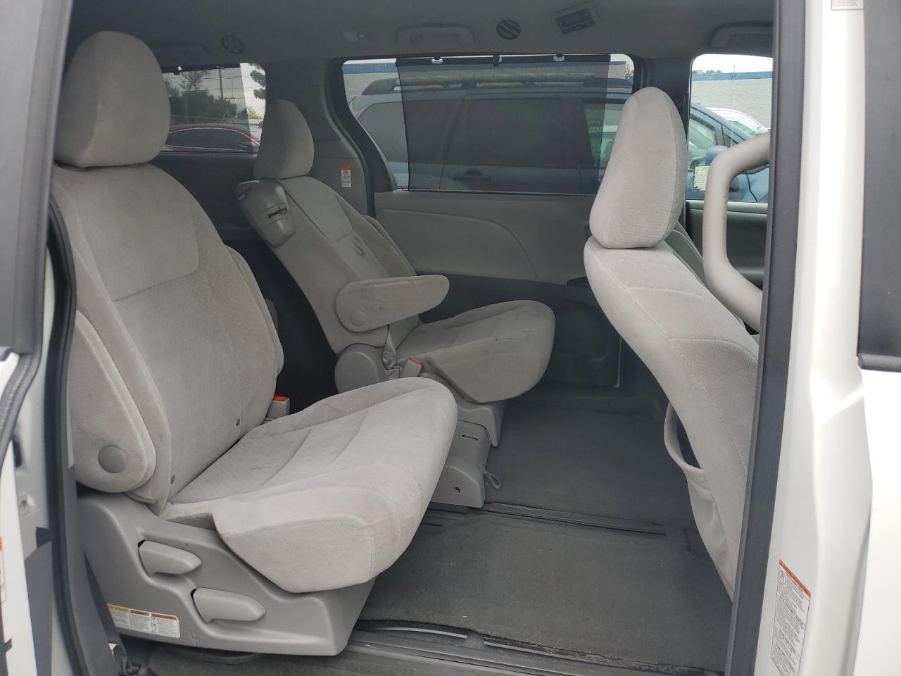 2015 TOYOTA SIENNA