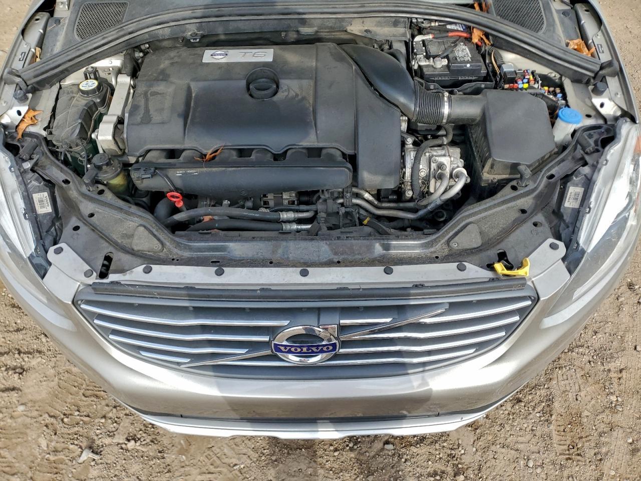 2015 VOLVO XC60